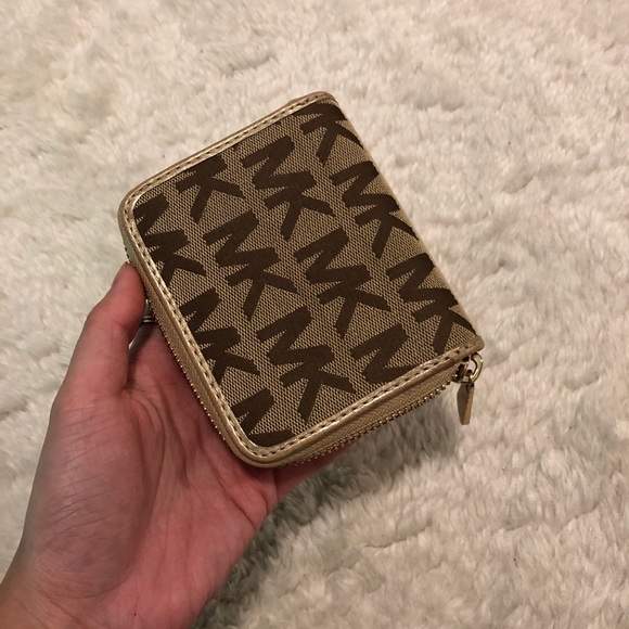 Michael Kors wallet - Picture 4 of 7